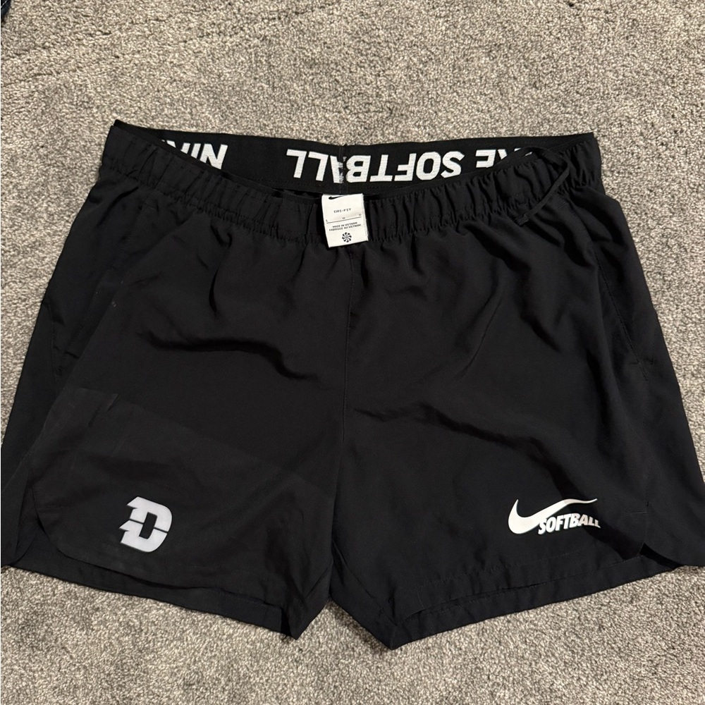 Nike Women’s Black Athletic Shorts Elastic Waistband; LARGE